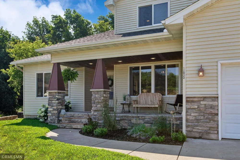 105 Valley Court Cannon Falls, MN 55009