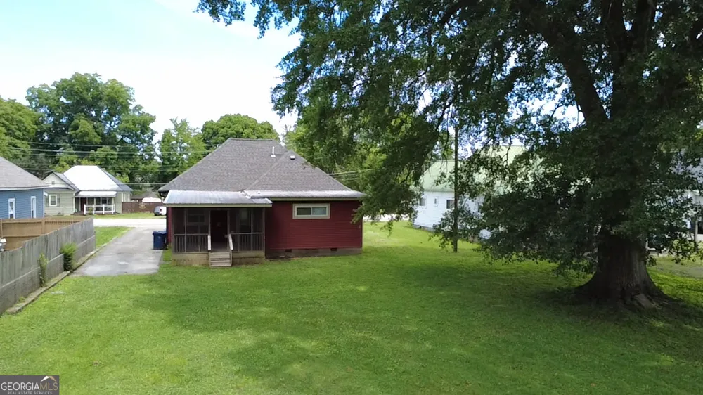 108 W 10th ST Chickamauga, GA 30707