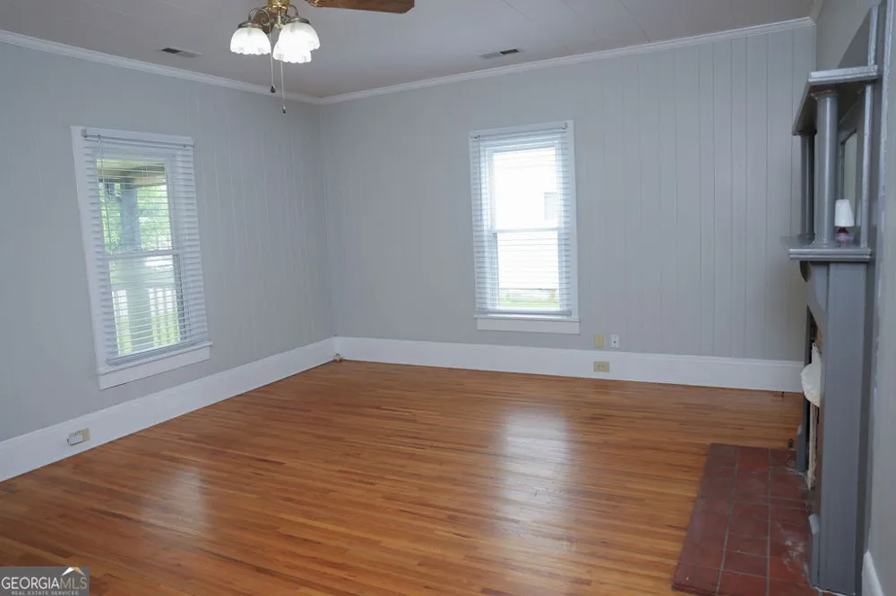 108 W 10th ST Chickamauga, GA 30707