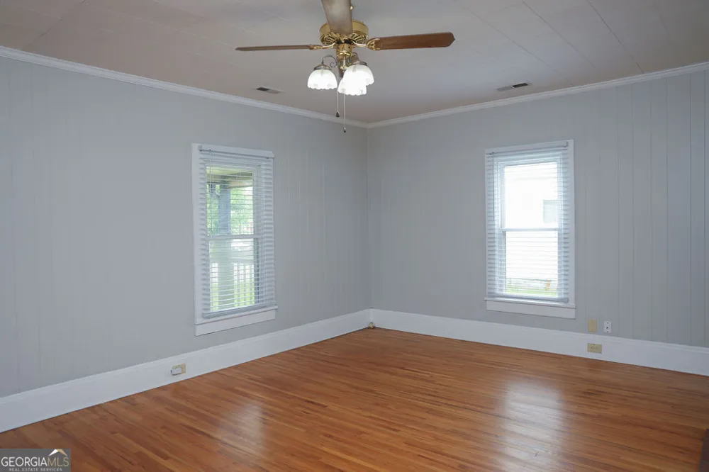 108 W 10th ST Chickamauga, GA 30707