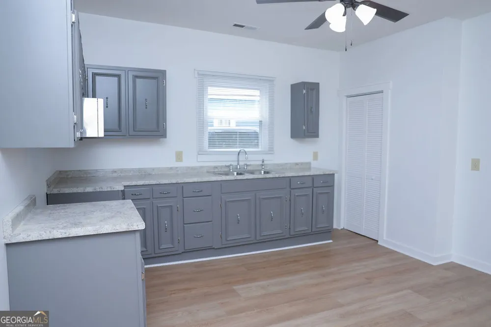108 W 10th ST Chickamauga, GA 30707