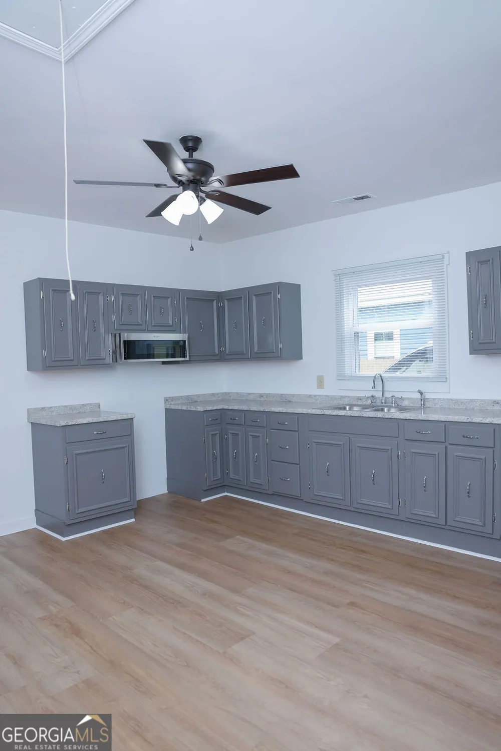 108 W 10th ST Chickamauga, GA 30707