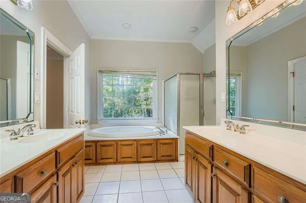 100 Hamilton Glen CT Fayetteville, GA 30215
