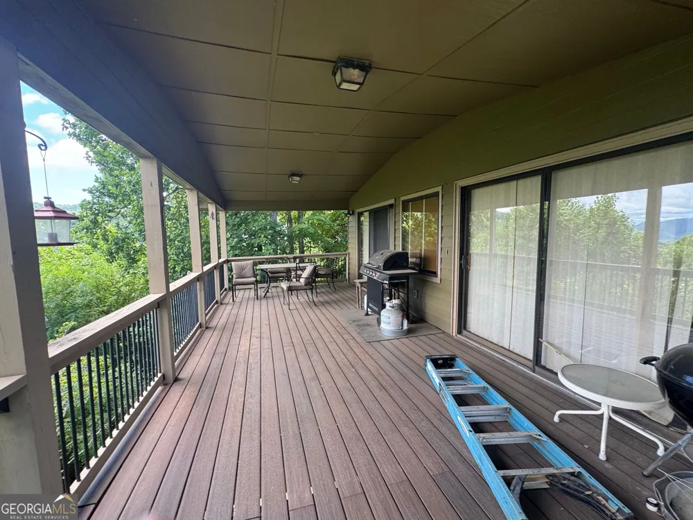 1498 Harris Ridge RD Young Harris, GA 30582