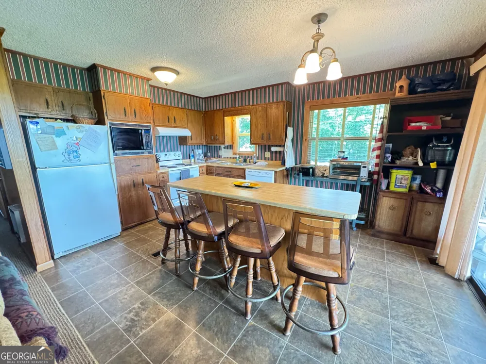 1498 Harris Ridge RD Young Harris, GA 30582