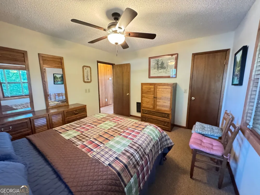 1498 Harris Ridge RD Young Harris, GA 30582