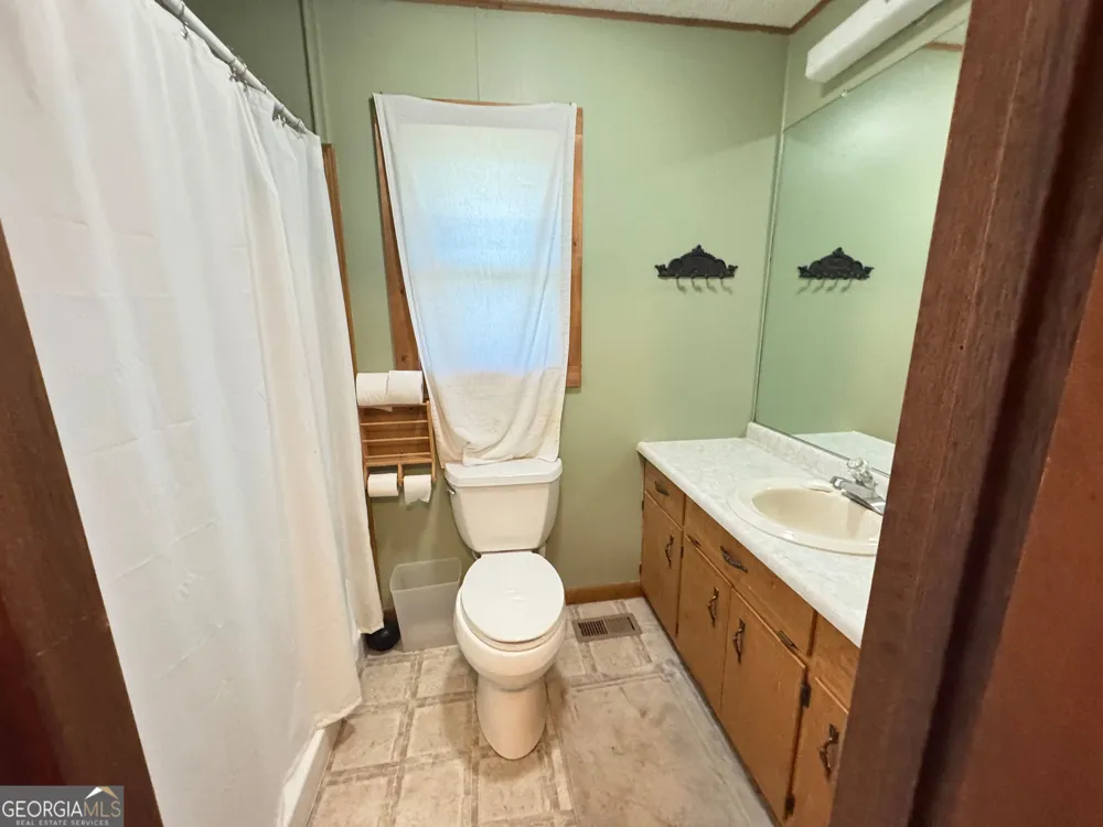 1498 Harris Ridge RD Young Harris, GA 30582