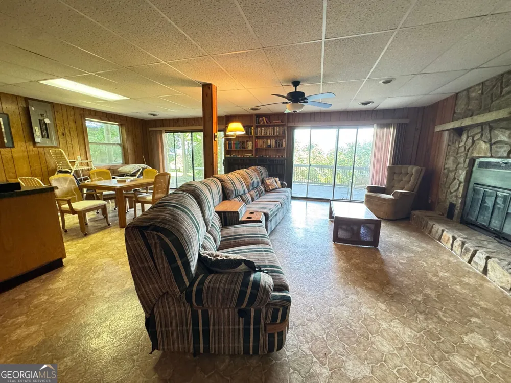 1498 Harris Ridge RD Young Harris, GA 30582