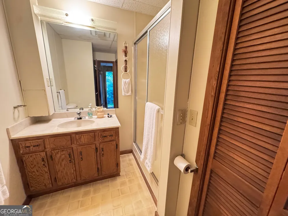 1498 Harris Ridge RD Young Harris, GA 30582
