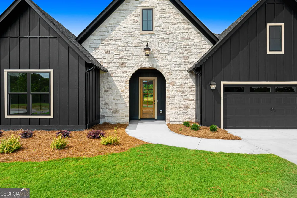 28 South Pointe DR Hartwell, GA 30643