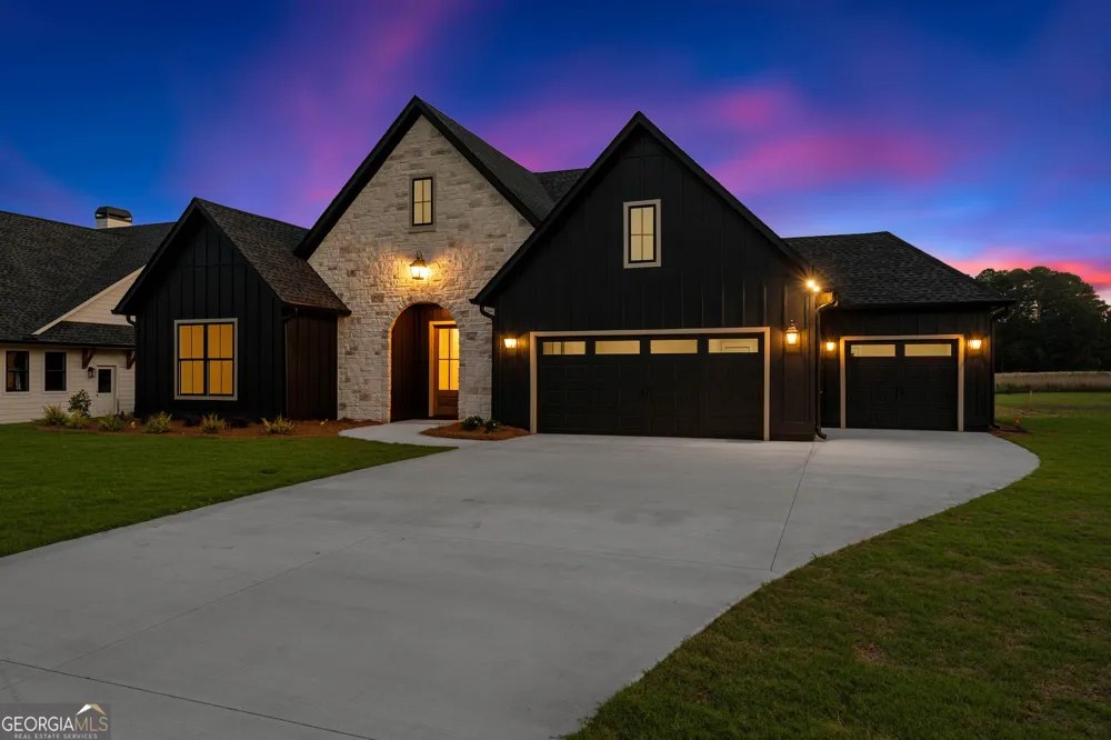 28 South Pointe DR Hartwell, GA 30643