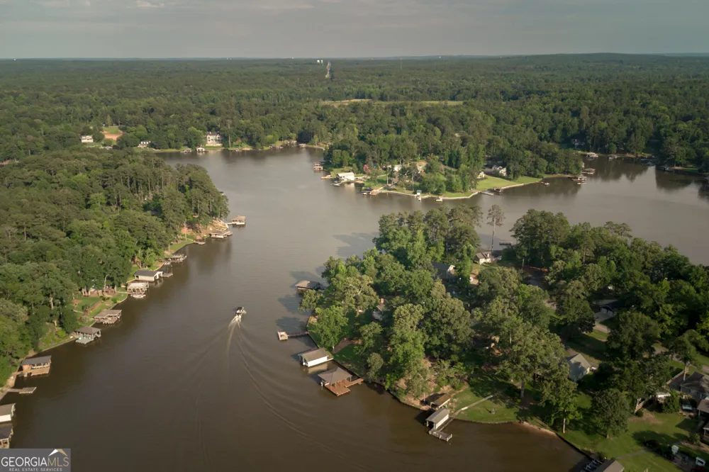 301 Thomas DR Eatonton, GA 31024