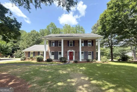 1150 Falstaff DR