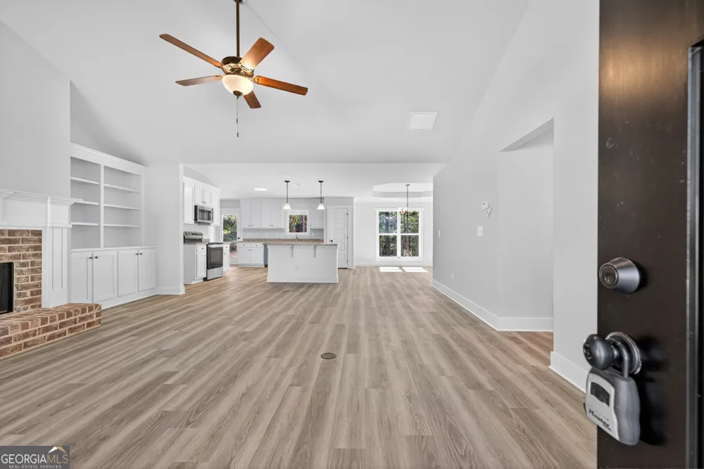 416 Seashell CT Statham, GA 30666