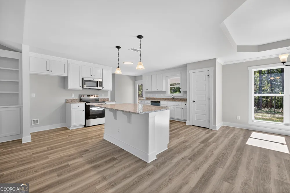 416 Seashell CT Statham, GA 30666