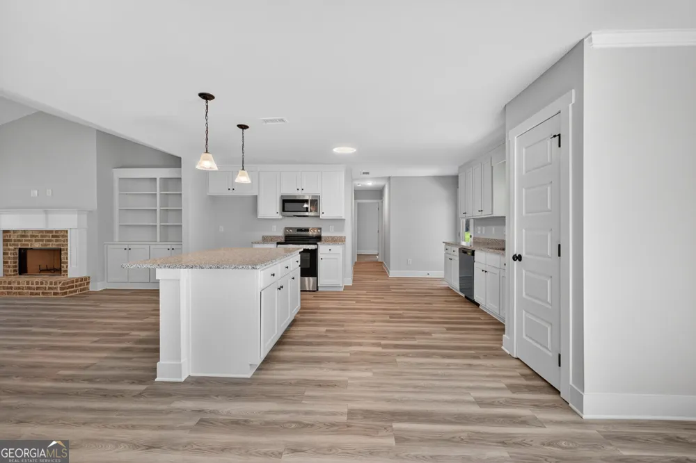 416 Seashell CT Statham, GA 30666