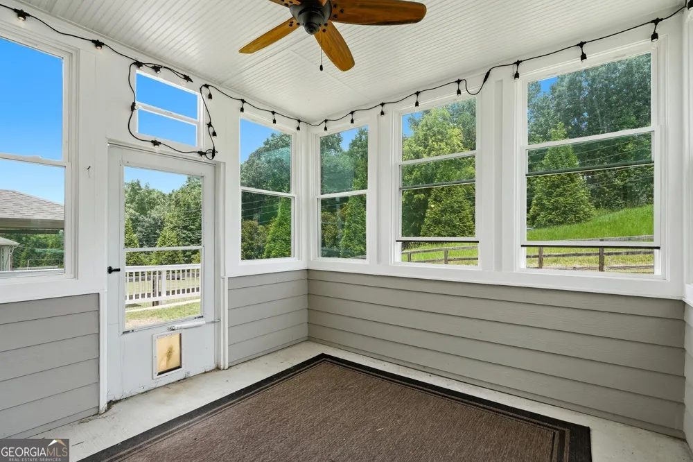 6464 Crosscreek LN Flowery Branch, GA 30542