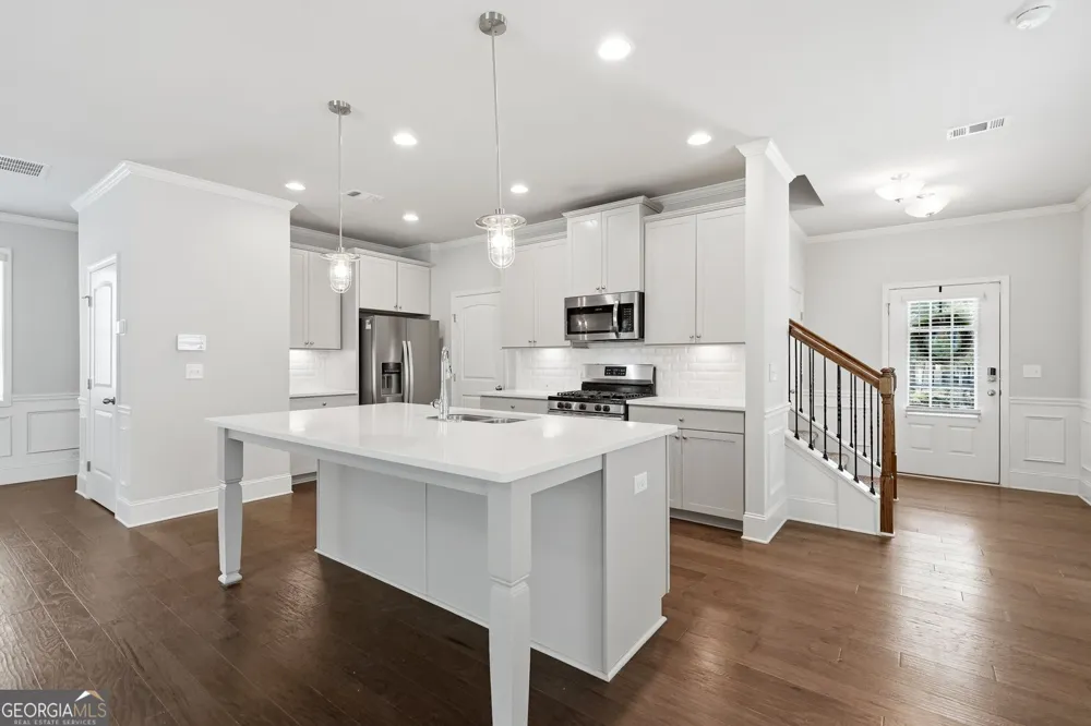 6464 Crosscreek LN Flowery Branch, GA 30542