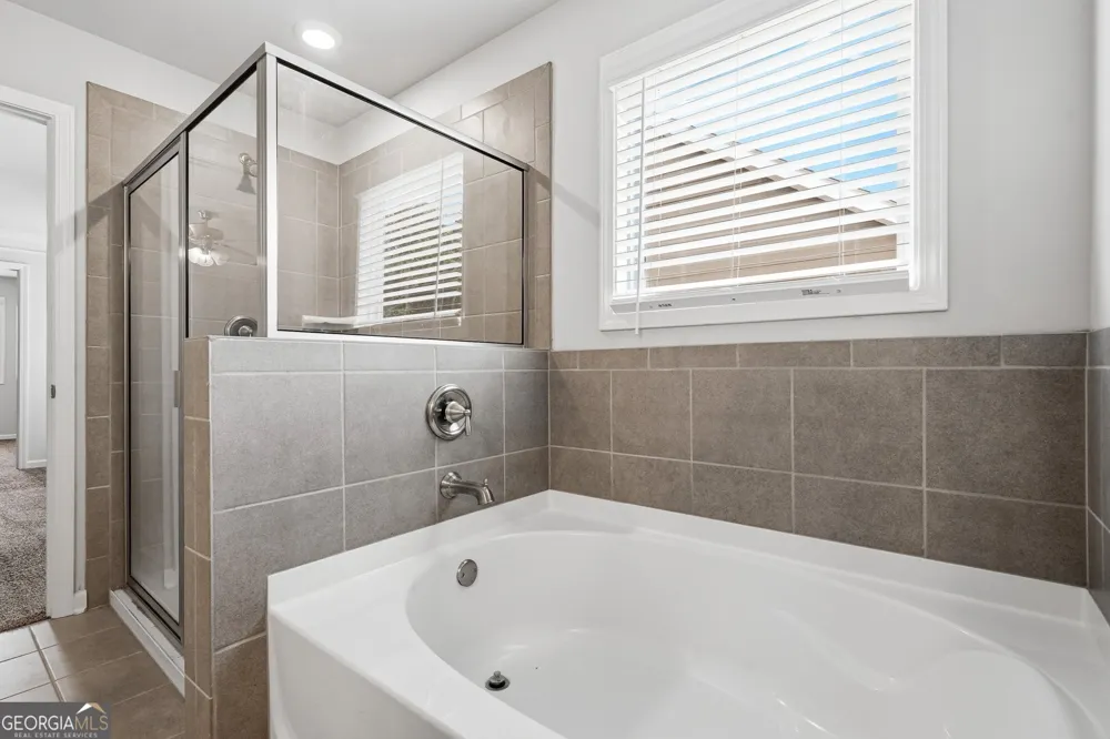 6464 Crosscreek LN Flowery Branch, GA 30542