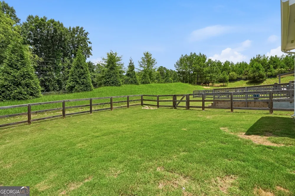 6464 Crosscreek LN Flowery Branch, GA 30542
