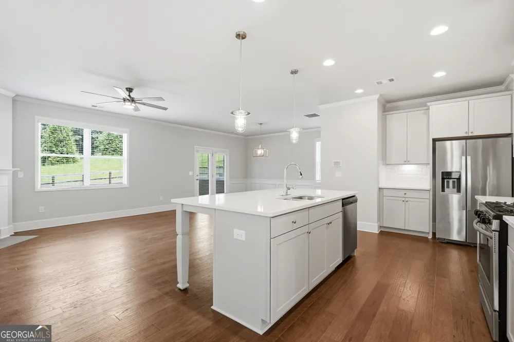 6464 Crosscreek LN Flowery Branch, GA 30542