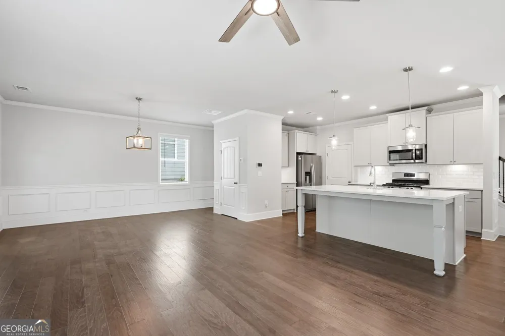 6464 Crosscreek LN Flowery Branch, GA 30542