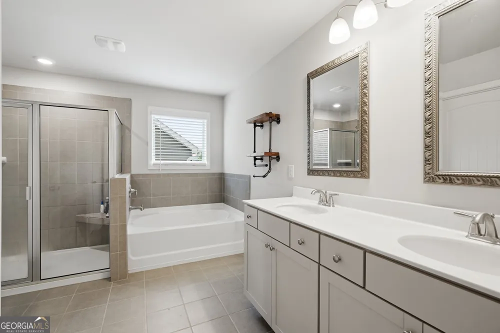 6464 Crosscreek LN Flowery Branch, GA 30542