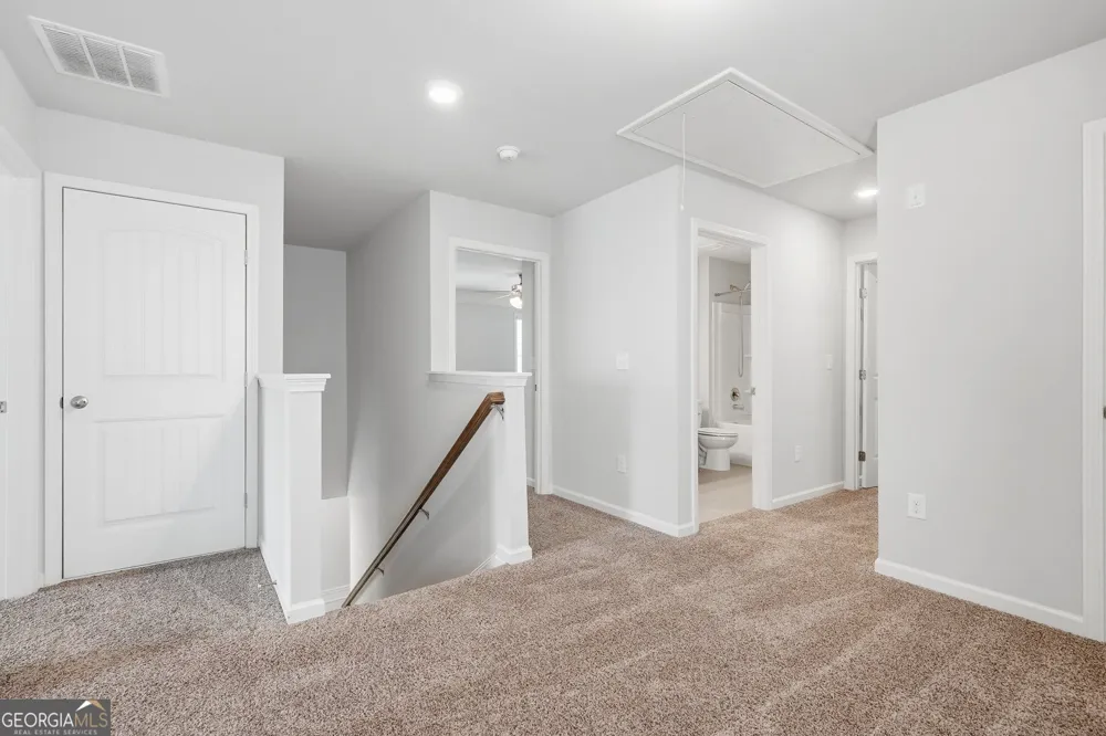 6464 Crosscreek LN Flowery Branch, GA 30542