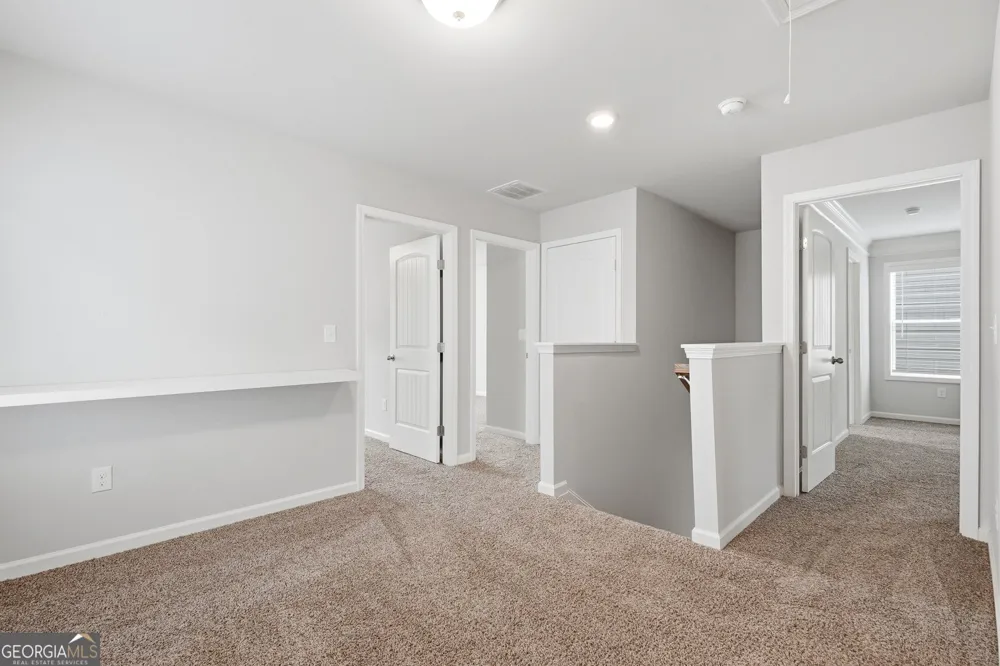 6464 Crosscreek LN Flowery Branch, GA 30542