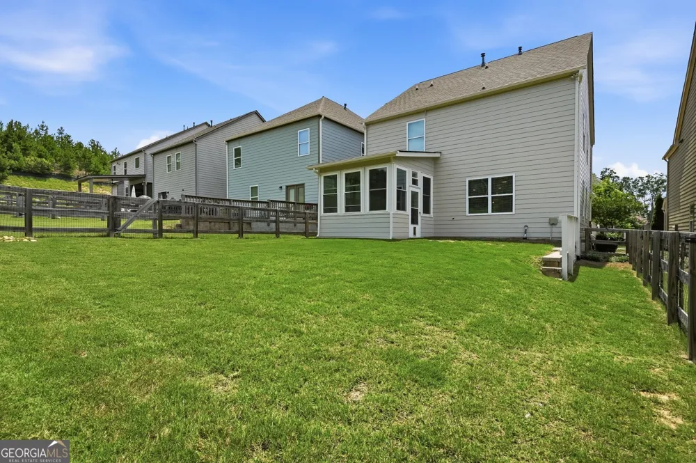 6464 Crosscreek LN Flowery Branch, GA 30542