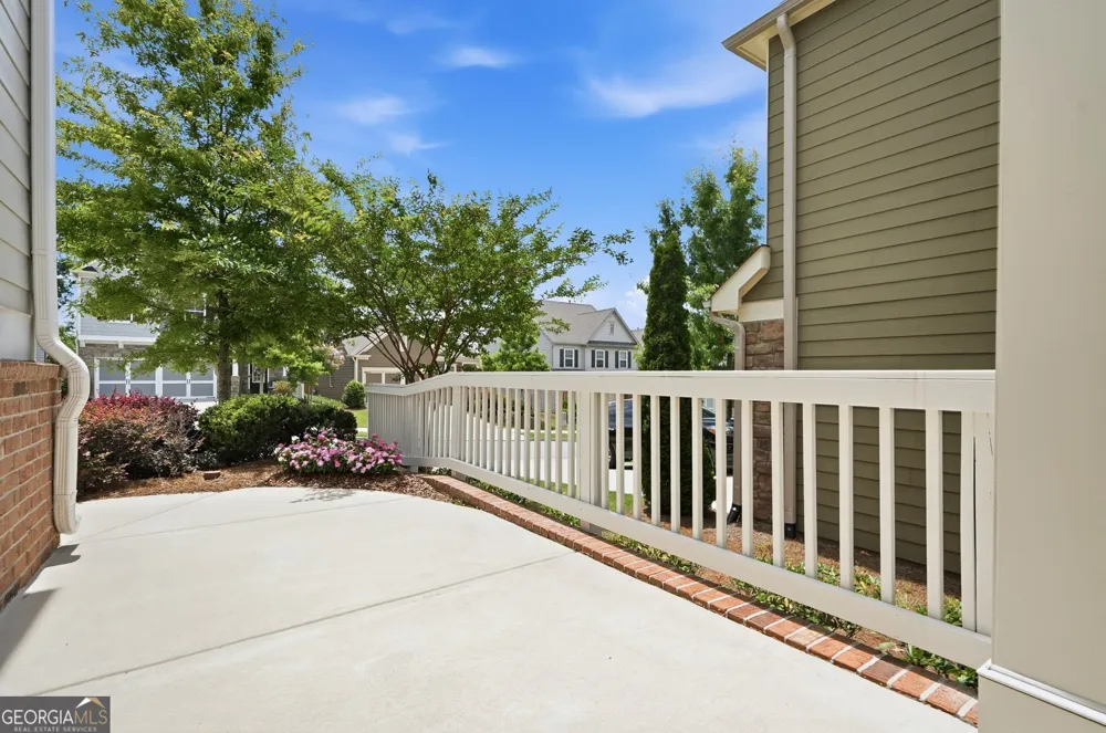 6464 Crosscreek LN Flowery Branch, GA 30542