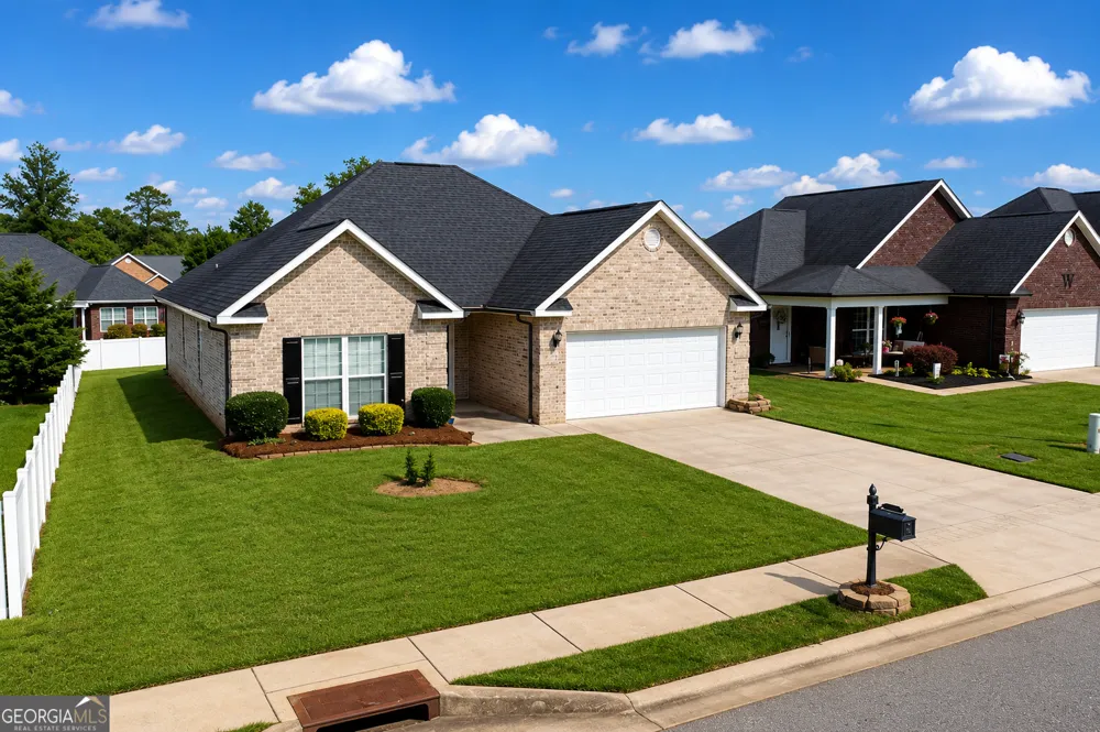 308 Lamplight DR Byron, GA 31008