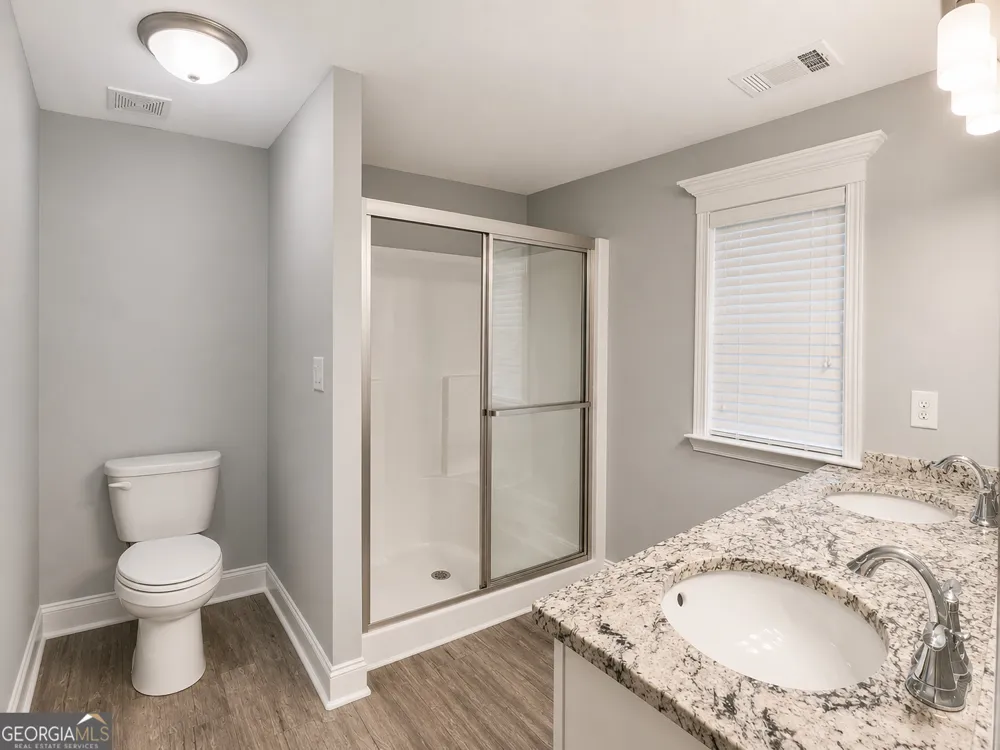 308 Lamplight DR Byron, GA 31008