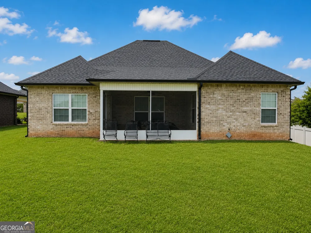 308 Lamplight DR Byron, GA 31008