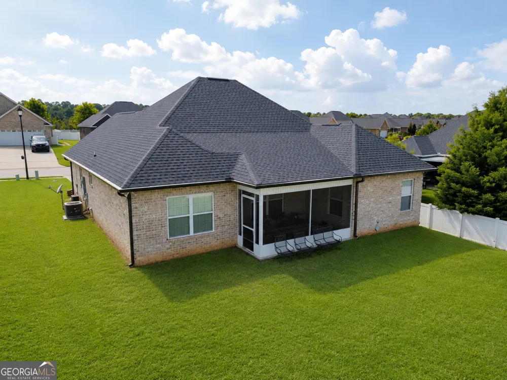 308 Lamplight DR Byron, GA 31008