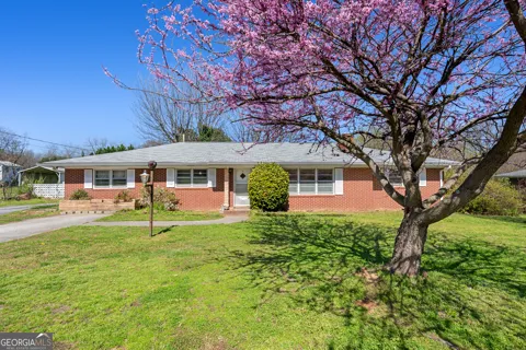 868 Fairview AVE