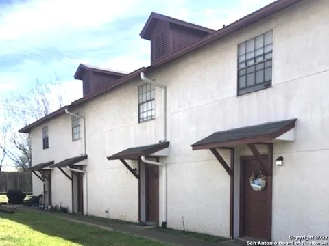 550 DUKEWAY Unit 2