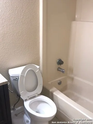 550 DUKEWAY Unit 2 Universal City, TX 78148