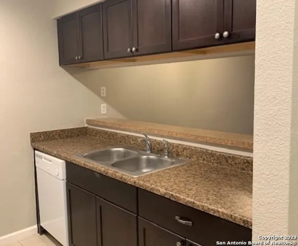 550 DUKEWAY Unit 2 Universal City, TX 78148