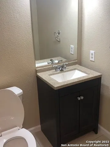 550 DUKEWAY Unit 2 Universal City, TX 78148