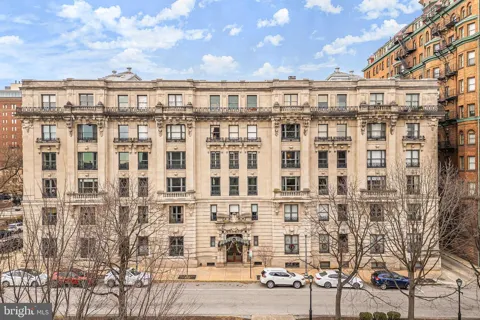 700 WASHINGTON PLACE #3A