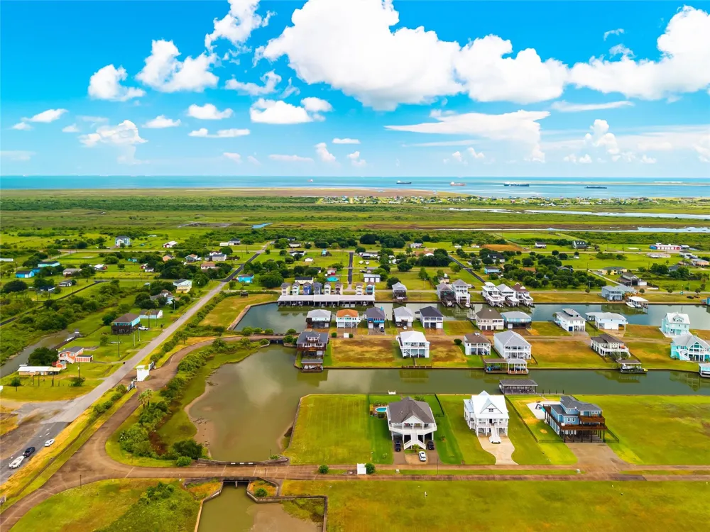 2112 Laguna Harbor Estate Boulevard Port Bolivar, TX 77650