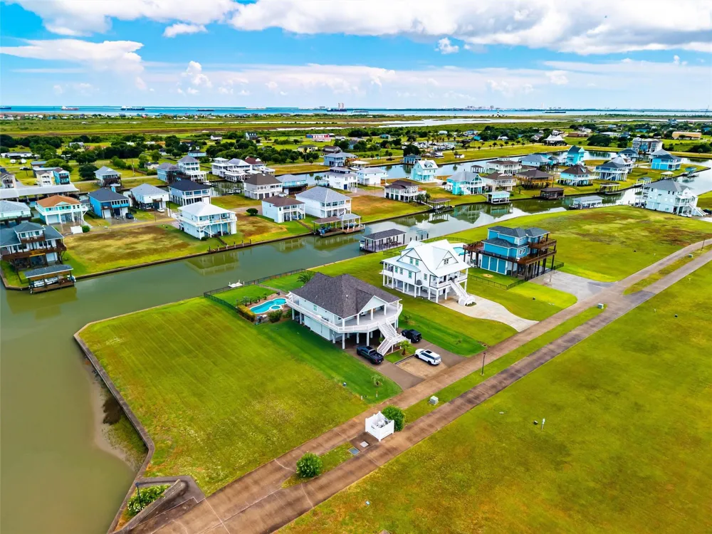 2112 Laguna Harbor Estate Boulevard Port Bolivar, TX 77650