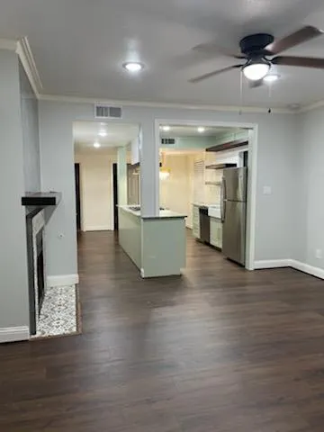 142 2nd Street Sugar Land, TX 77498