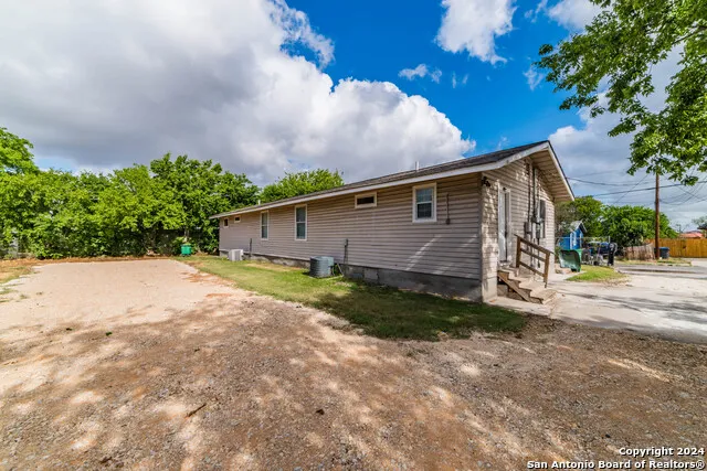 508 BEE ST San Antonio, TX 78208