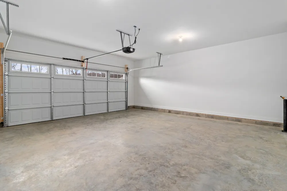 9851 Mayfly Road Ooltewah, TN 37363