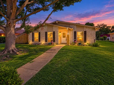 1322 Paris Drive