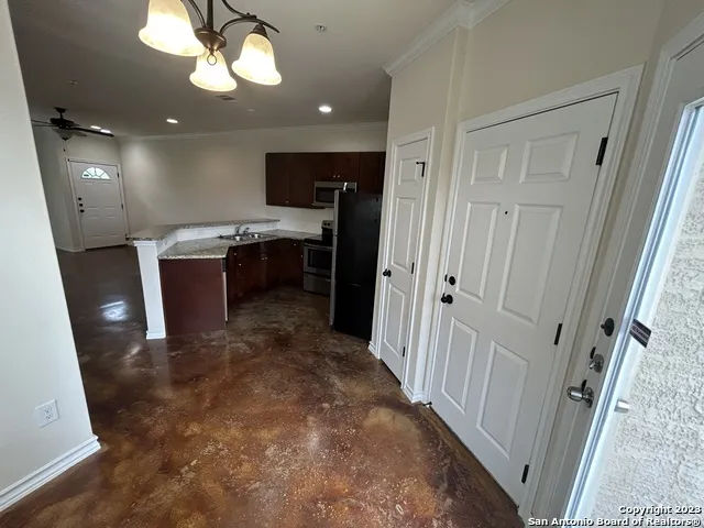 622 MEADOW ARBOR LN Unit 1 Universal City, TX 78148