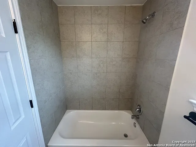 622 MEADOW ARBOR LN Unit 1 Universal City, TX 78148