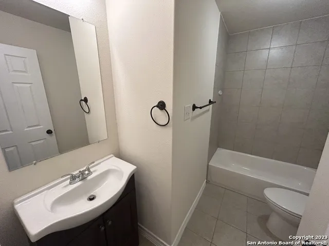 622 MEADOW ARBOR LN Unit 1 Universal City, TX 78148